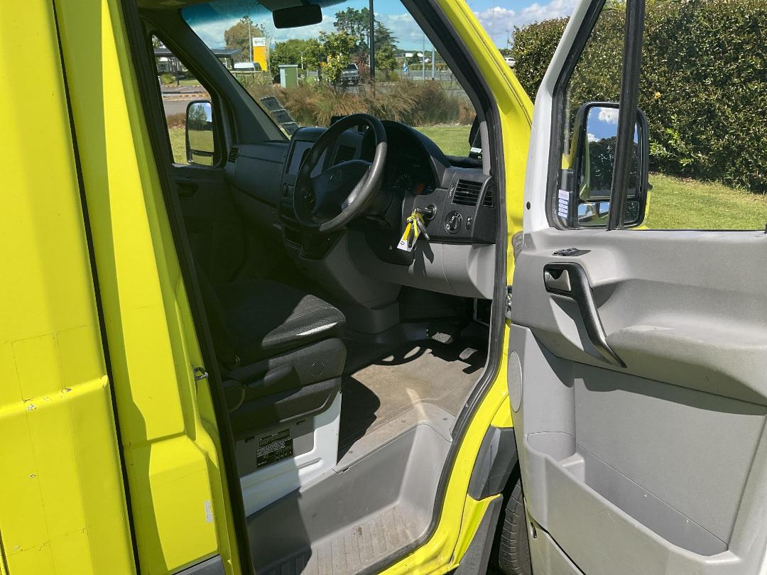 Photo '17' of Mercedes-Benz Sprinter M-B 319 SPRINTER CC Ambulance Photo '17' of Mercedes-Benz Sprinter M-B 319 SPRINTER CC Ambulance