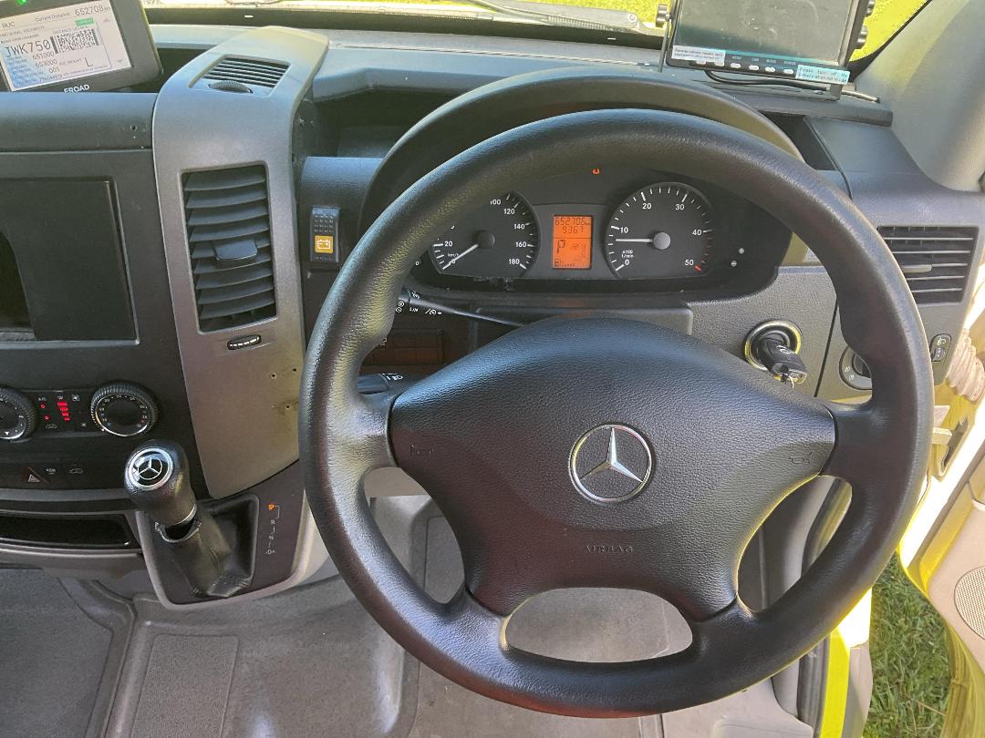 Photo '20' of Mercedes-Benz Sprinter M-B 319 SPRINTER CC Ambulance Photo '20' of Mercedes-Benz Sprinter M-B 319 SPRINTER CC Ambulance