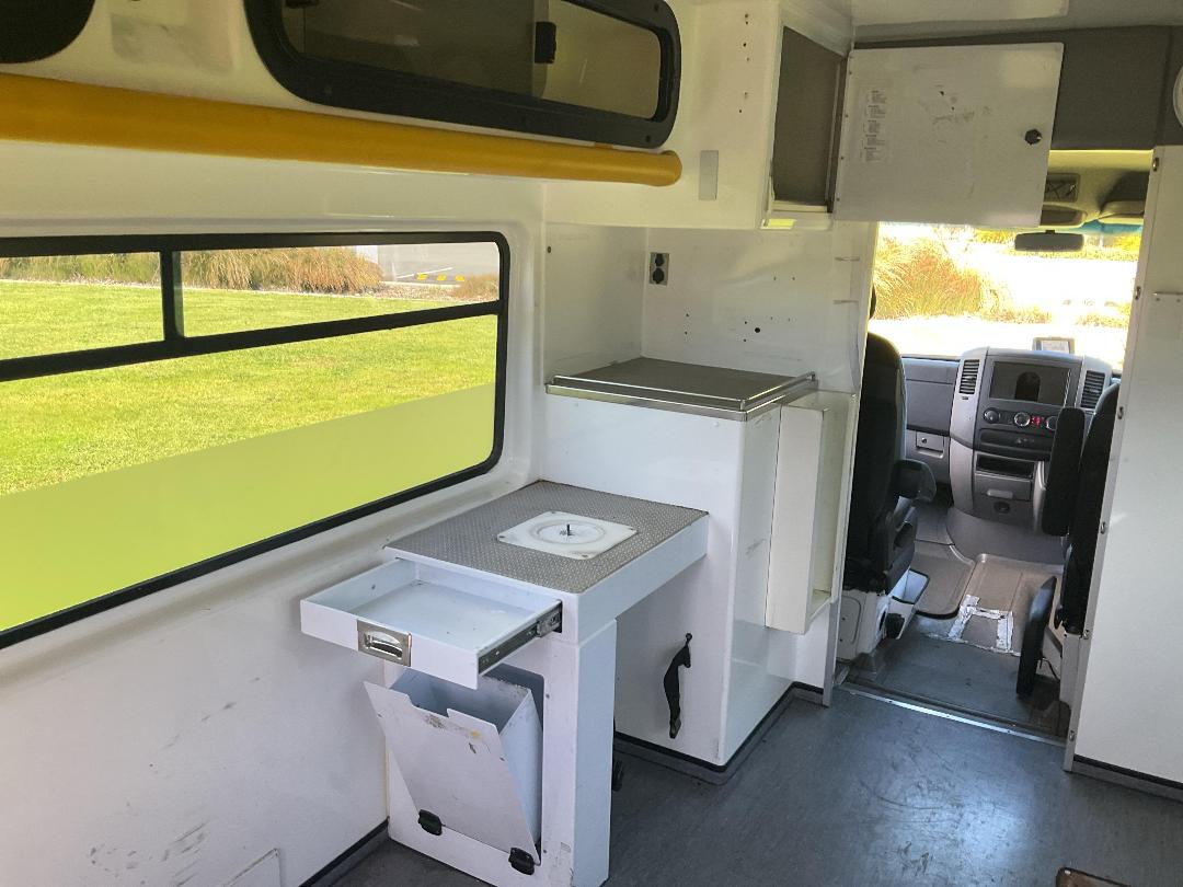 Photo '28' of Mercedes-Benz Sprinter M-B 319 SPRINTER CC Ambulance Photo '28' of Mercedes-Benz Sprinter M-B 319 SPRINTER CC Ambulance