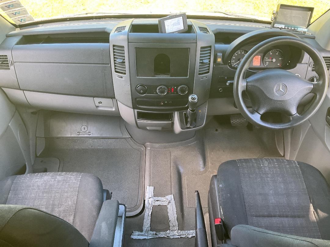 Photo '19' of Mercedes-Benz Sprinter M-B 319 SPRINTER CC Ambulance Photo '19' of Mercedes-Benz Sprinter M-B 319 SPRINTER CC Ambulance