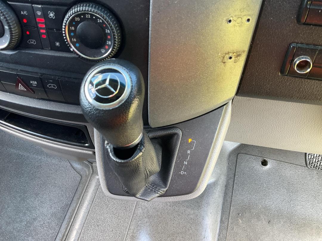 Photo '23' of Mercedes-Benz Sprinter M-B 319 SPRINTER CC Ambulance Photo '23' of Mercedes-Benz Sprinter M-B 319 SPRINTER CC Ambulance