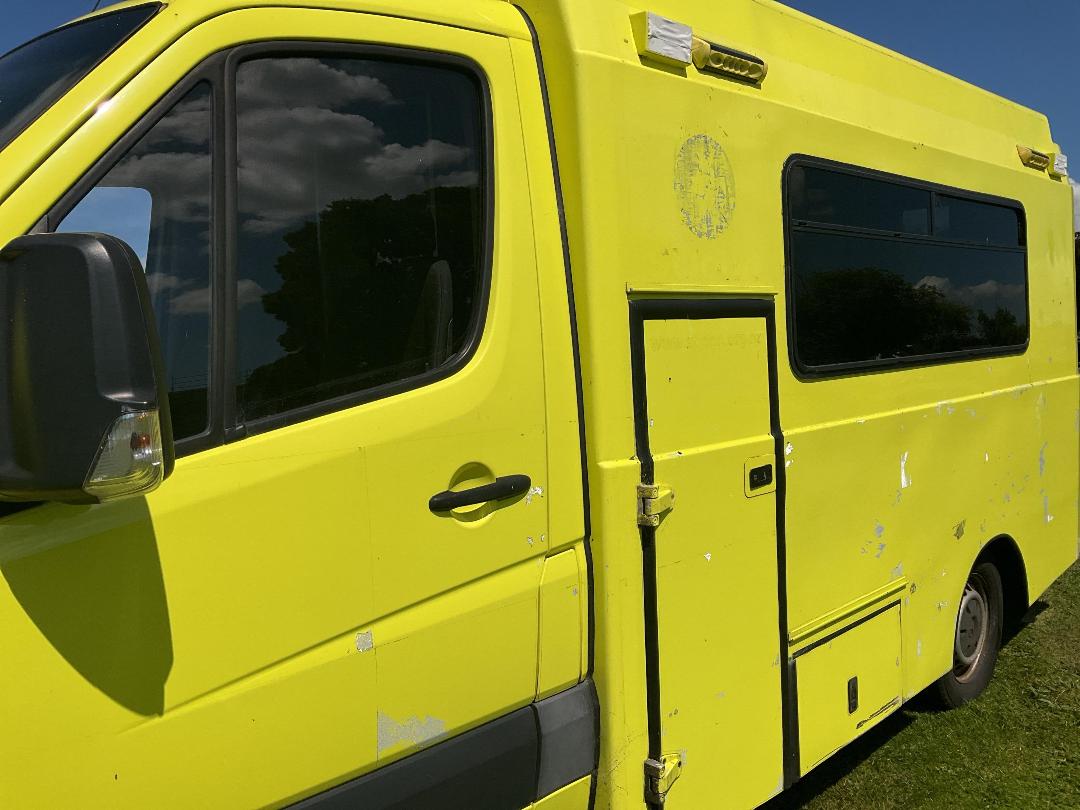 Photo '46' of Mercedes-Benz Sprinter M-B 319 SPRINTER CC Ambulance Photo '46' of Mercedes-Benz Sprinter M-B 319 SPRINTER CC Ambulance