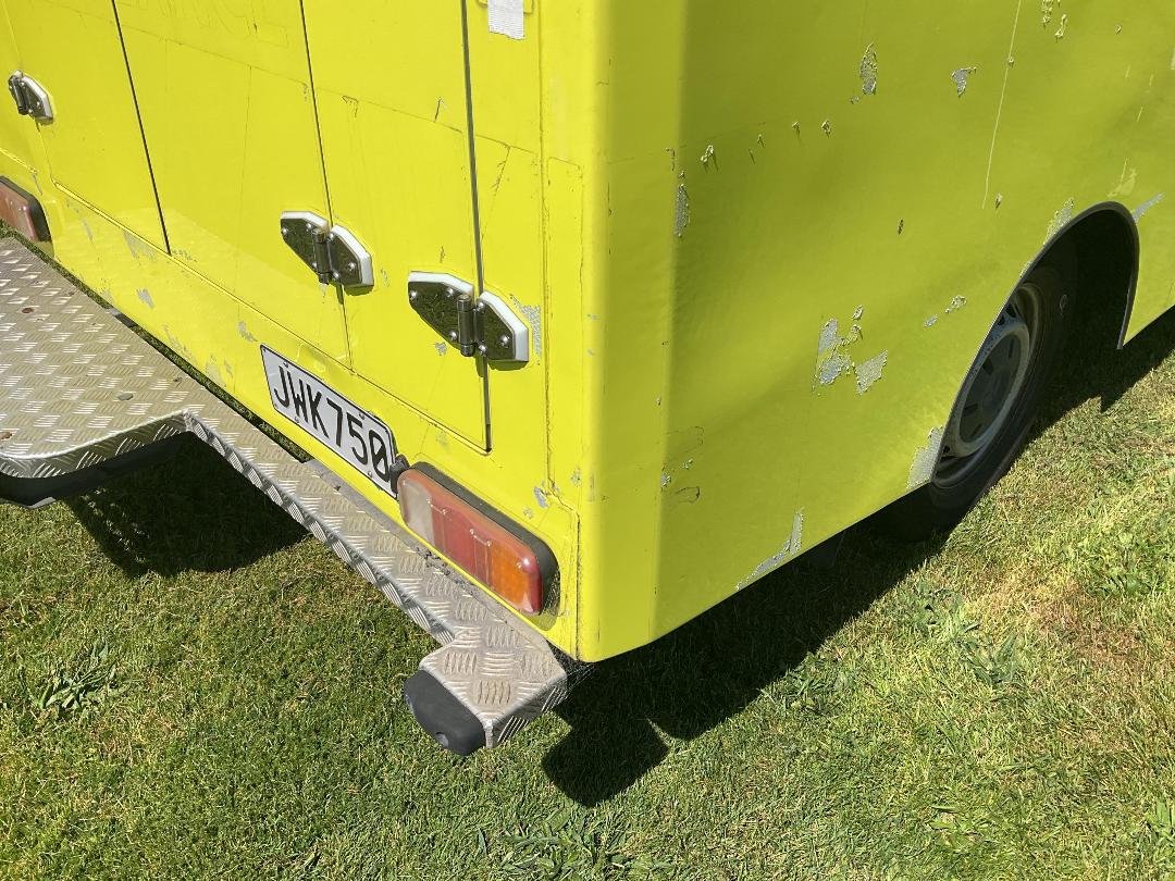 Photo '39' of Mercedes-Benz Sprinter M-B 319 SPRINTER CC Ambulance Photo '39' of Mercedes-Benz Sprinter M-B 319 SPRINTER CC Ambulance