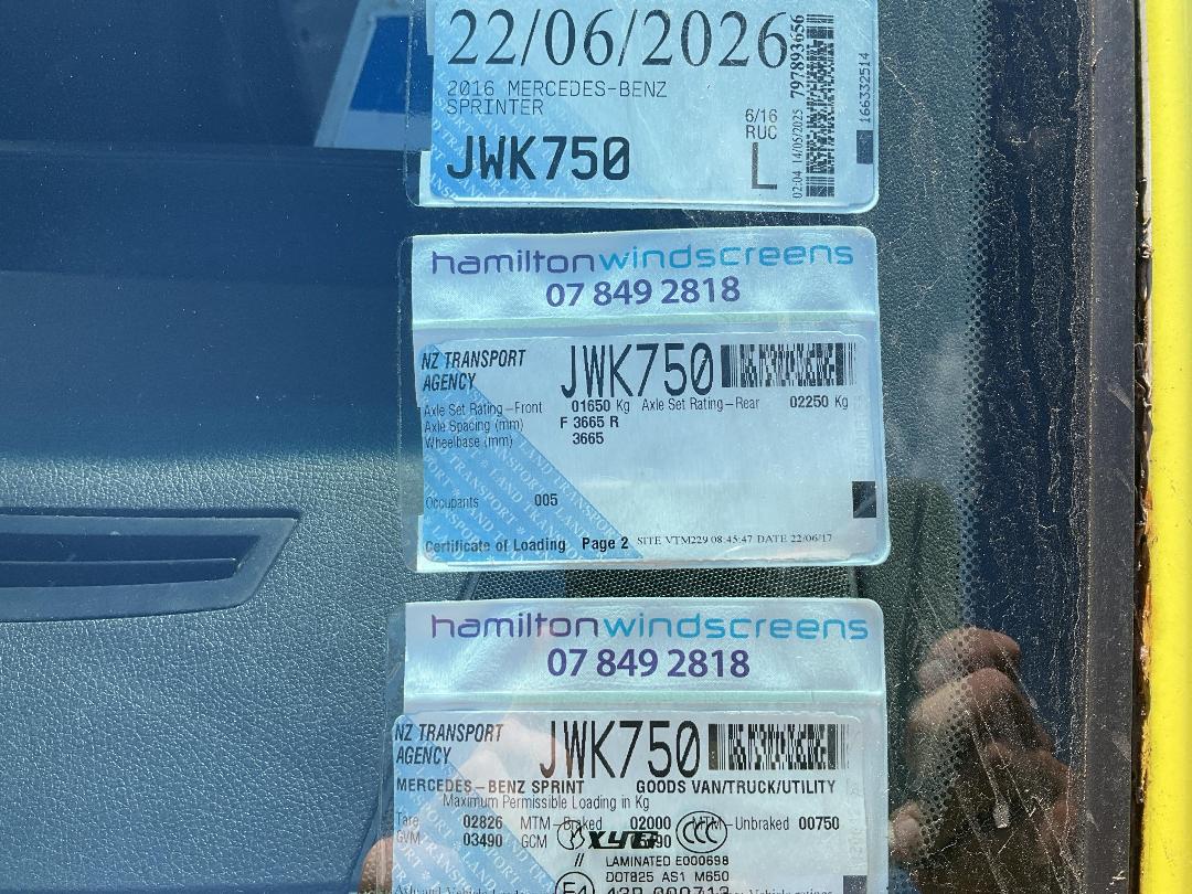 Photo '49' of Mercedes-Benz Sprinter M-B 319 SPRINTER CC Ambulance Photo '49' of Mercedes-Benz Sprinter M-B 319 SPRINTER CC Ambulance