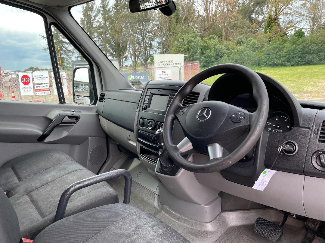 Photo '17' of Mercedes-Benz Sprinter Photo '17' of Mercedes-Benz Sprinter