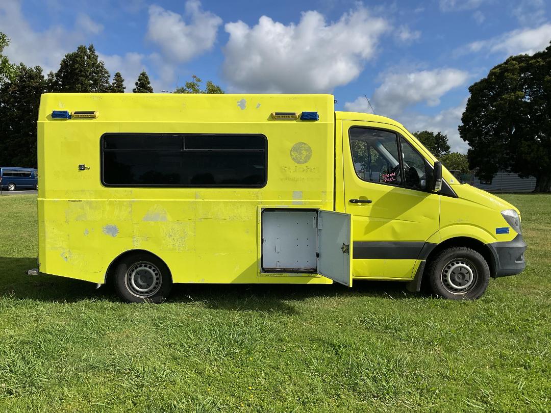 Photo '4' of Mercedes-Benz Sprinter C/C 319 CDI 3665 S Ambulance