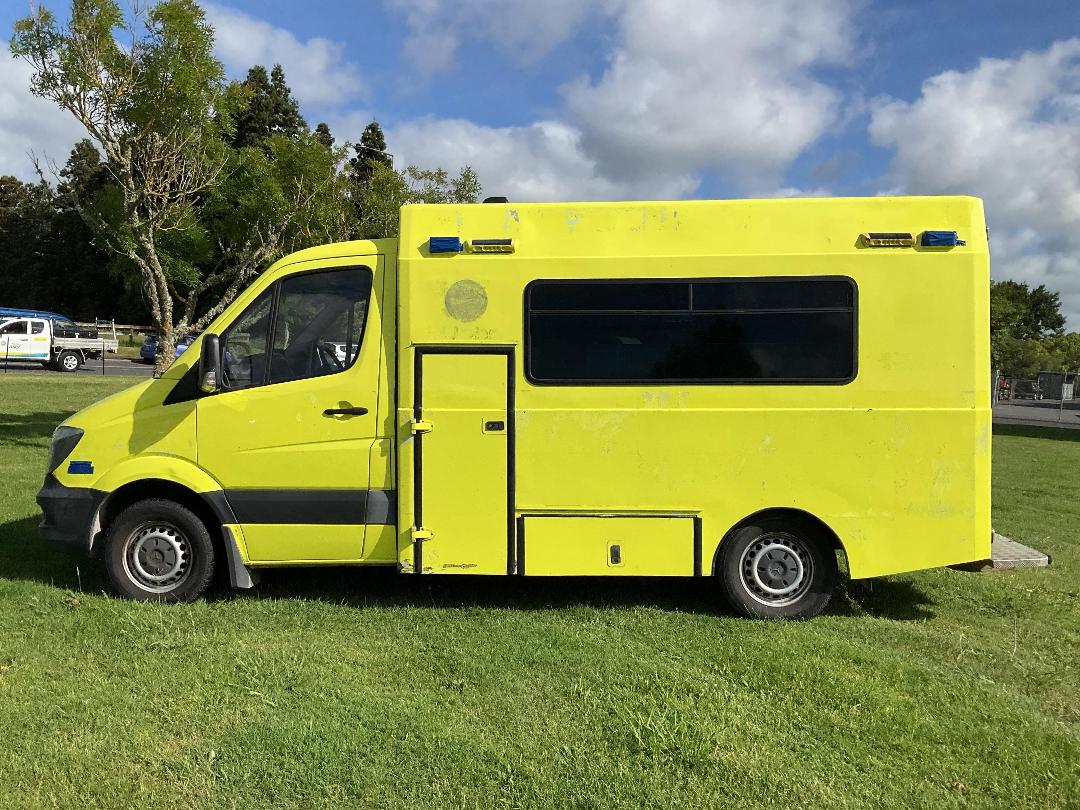 Photo '16' of Mercedes-Benz Sprinter C/C 319 CDI 3665 S Ambulance