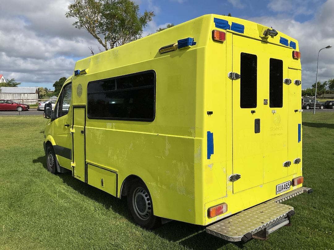 Photo '15' of Mercedes-Benz Sprinter C/C 319 CDI 3665 S Ambulance