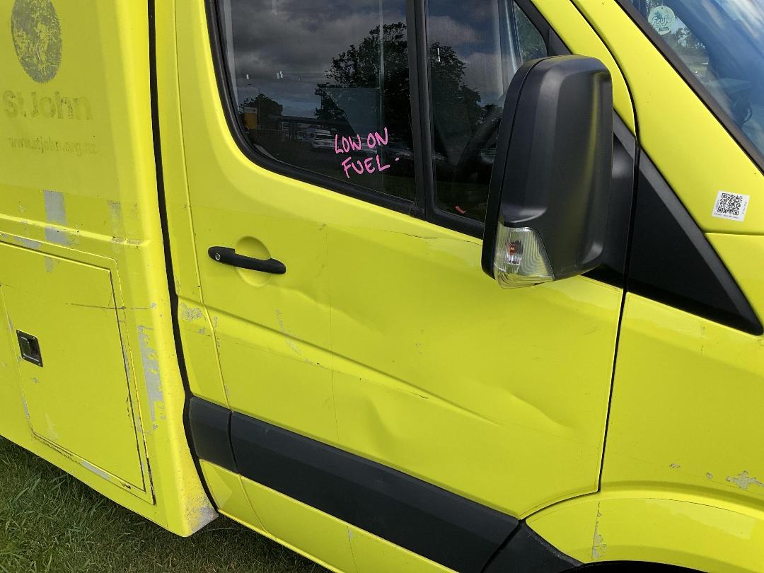 Photo '38' of Mercedes-Benz Sprinter C/C 319 CDI 3665 S Ambulance