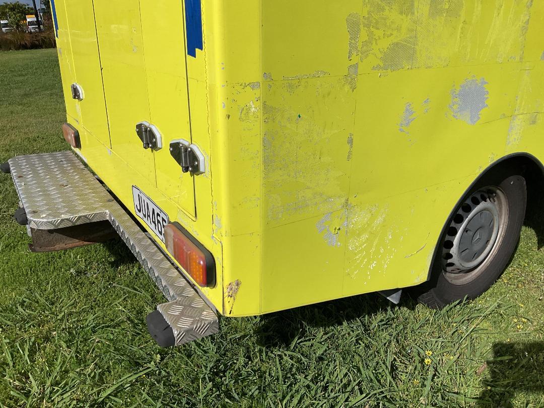 Photo '36' of Mercedes-Benz Sprinter C/C 319 CDI 3665 S Ambulance