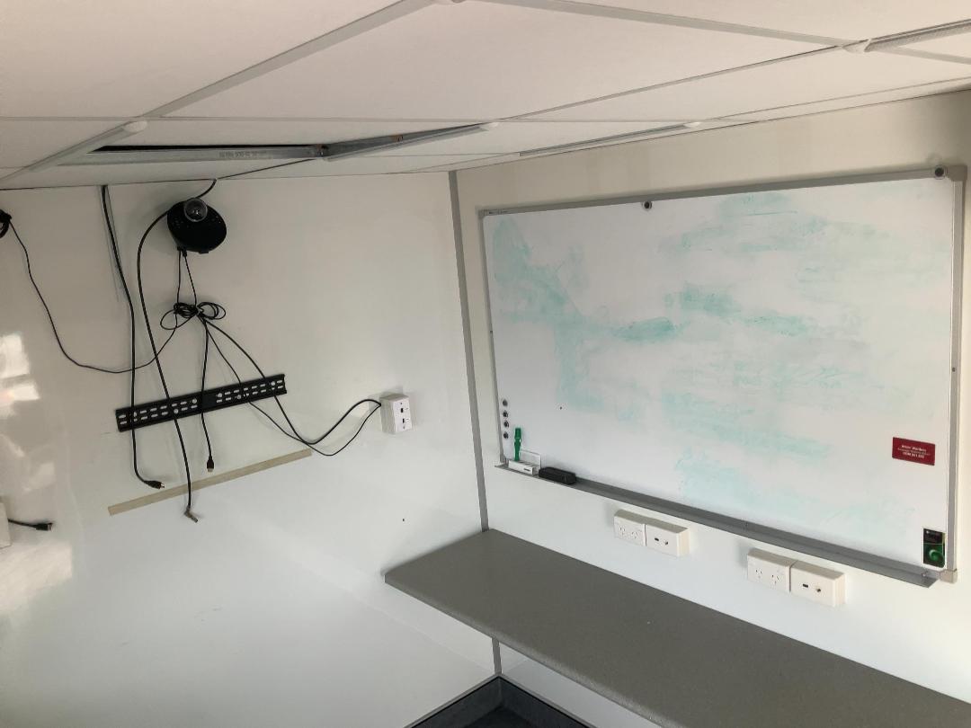 Photo '34' of Mercedes-Benz Sprinter Camper 519 CDI 4325L Box Body Photo '34' of Mercedes-Benz Sprinter Camper 519 CDI 4325L Box Body