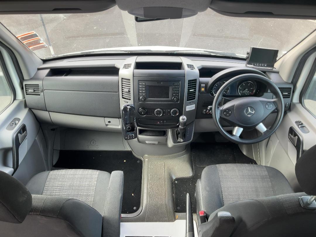 Photo '19' of Mercedes-Benz Sprinter Camper 519 CDI 4325L Box Body Photo '19' of Mercedes-Benz Sprinter Camper 519 CDI 4325L Box Body