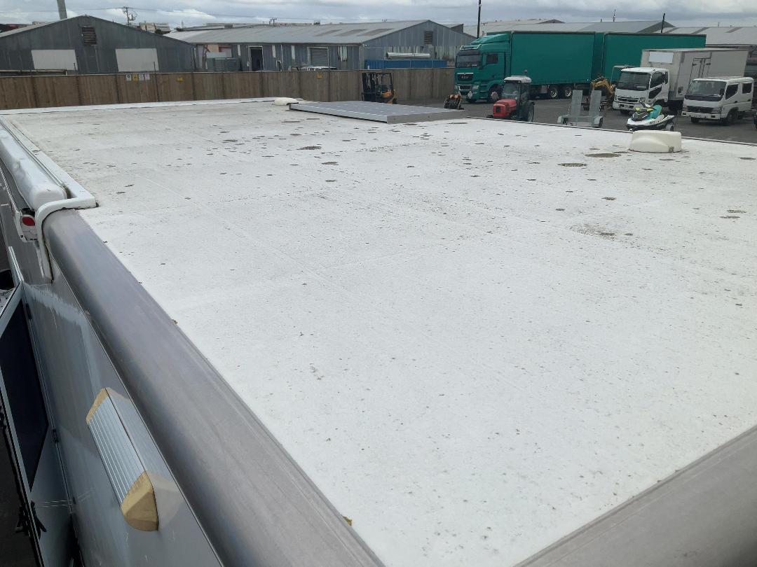 Photo '12' of Mercedes-Benz Sprinter Camper 519 CDI 4325L Box Body Photo '12' of Mercedes-Benz Sprinter Camper 519 CDI 4325L Box Body