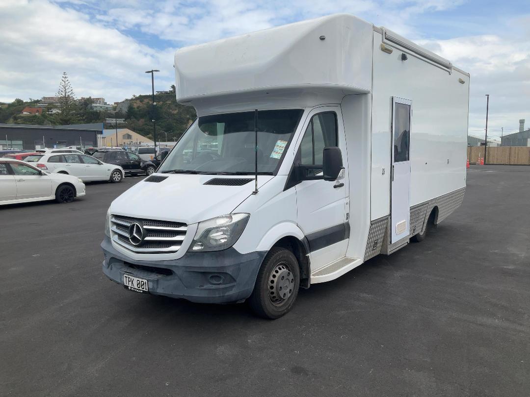 Photo '10' of Mercedes-Benz Sprinter Camper 519 CDI 4325L Box Body Photo '10' of Mercedes-Benz Sprinter Camper 519 CDI 4325L Box Body