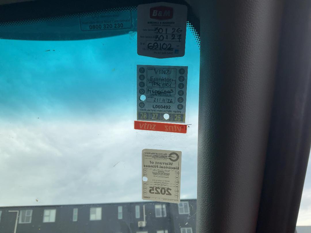 Photo '46' of Mercedes-Benz Sprinter Camper 519 CDI 4325L Box Body Photo '46' of Mercedes-Benz Sprinter Camper 519 CDI 4325L Box Body