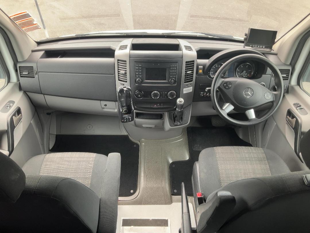 Photo '39' of Mercedes-Benz Sprinter Camper 519 CDI 4325L Box Body Photo '39' of Mercedes-Benz Sprinter Camper 519 CDI 4325L Box Body