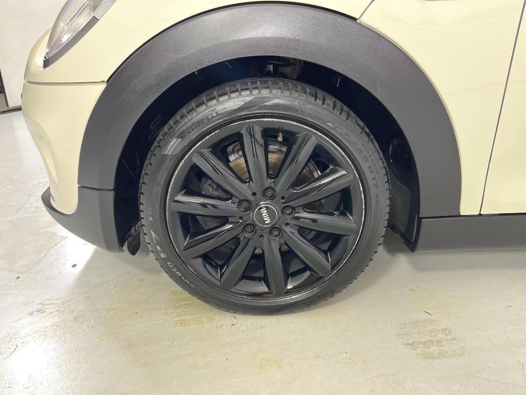 Photo '10' of Mini Hatch