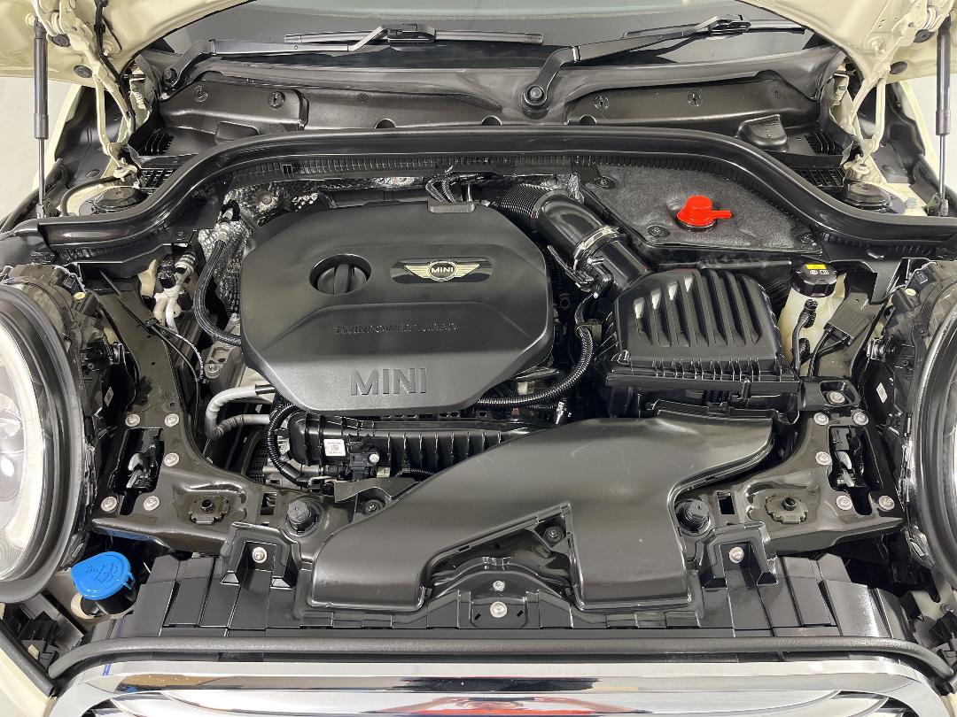 Photo '13' of Mini Hatch