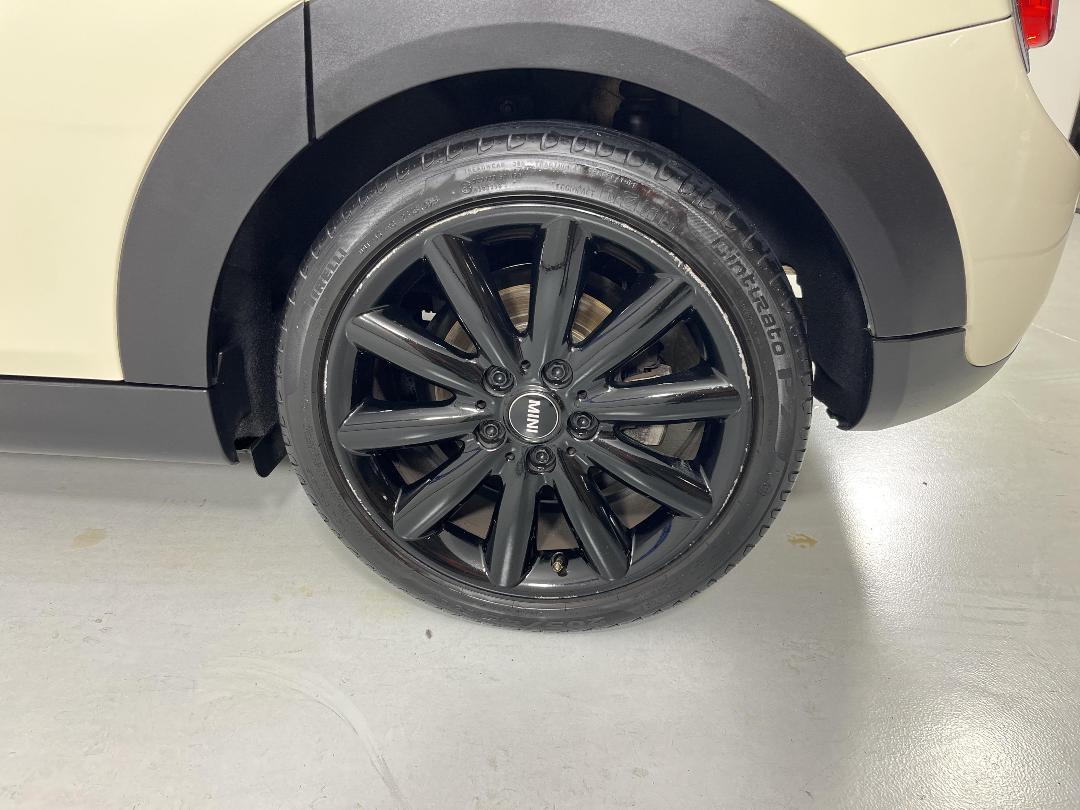 Photo '11' of Mini Hatch