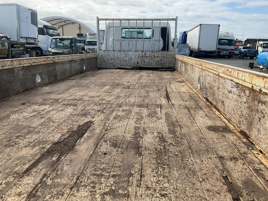 Photo '42' of Mitsubishi Canter FLAT DECK Flat Deck