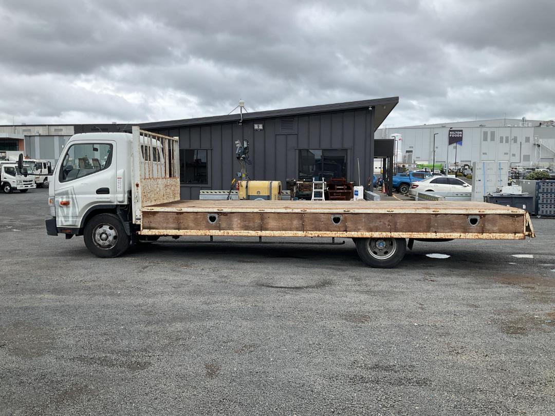 Photo '22' of Mitsubishi Canter FLAT DECK Flat Deck