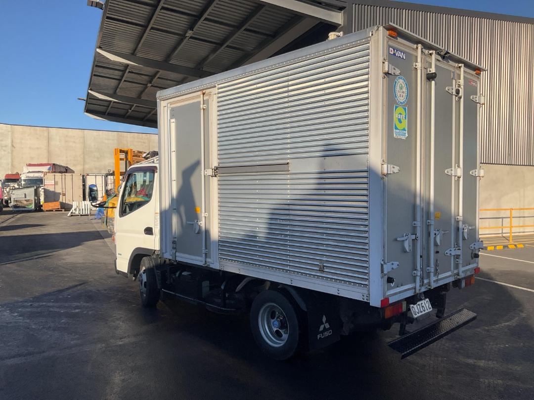Photo '7' of Mitsubishi Fuso Canter Box Body