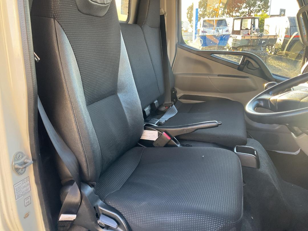 Photo '19' of Mitsubishi Fuso Canter Box Body