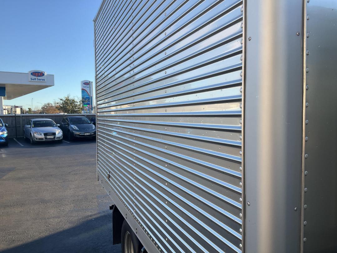 Photo '16' of Mitsubishi Fuso Canter Box Body