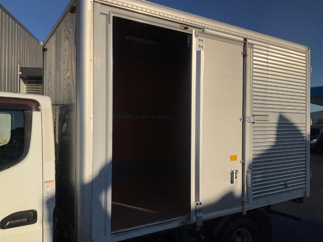 Photo '14' of Mitsubishi Fuso Canter Box Body