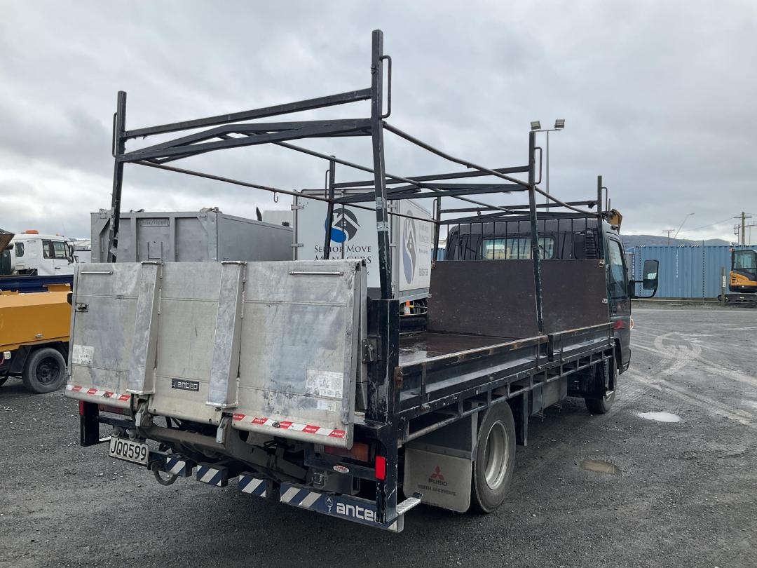 Photo '5' of MITSUBISHI FUSO CANTER FEB60E2 EURO 5 - 616 Flat Deck