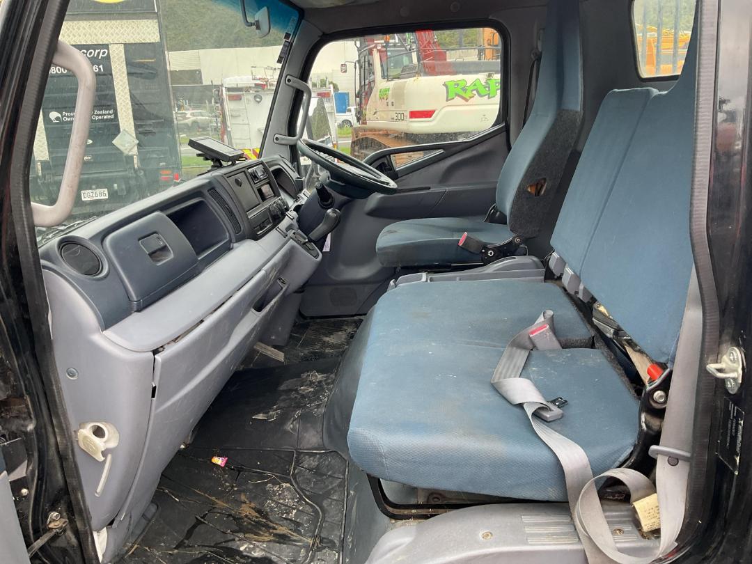 Photo '21' of MITSUBISHI FUSO CANTER FEB60E2 EURO 5 - 616 Flat Deck