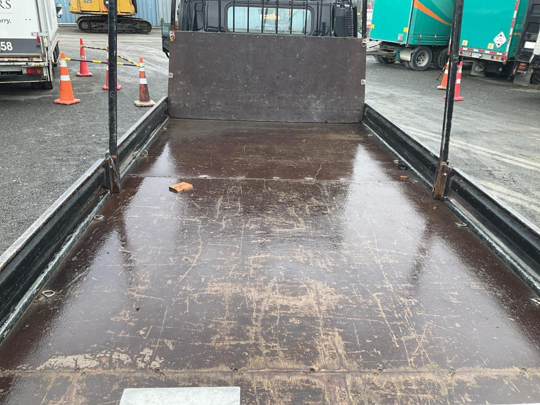 Photo '26' of MITSUBISHI FUSO CANTER FEB60E2 EURO 5 - 616 Flat Deck