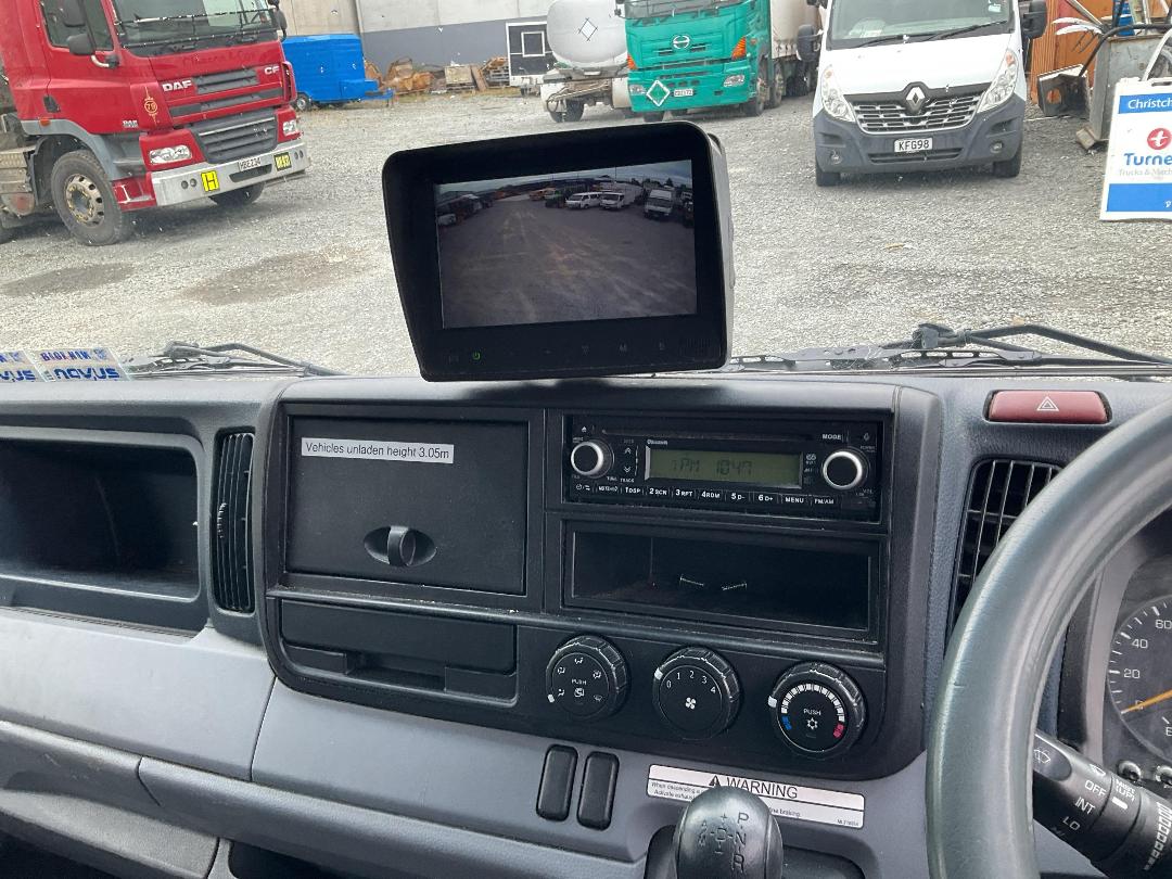 Photo '11' of Mitsubishi Fuso Canter HEV75E2 EURO5 HYBRID Box Body Photo '11' of Mitsubishi Fuso Canter HEV75E2 EURO5 HYBRID Box Body