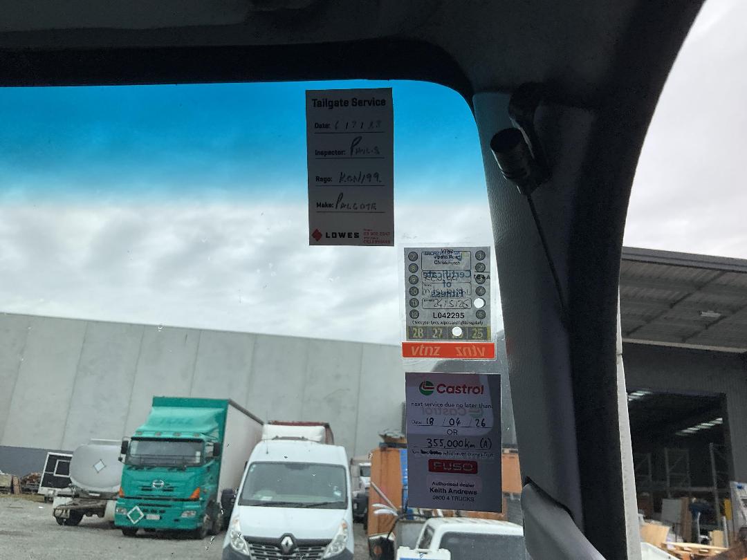 Photo '26' of Mitsubishi Fuso Canter HEV75E2 EURO5 HYBRID Box Body Photo '26' of Mitsubishi Fuso Canter HEV75E2 EURO5 HYBRID Box Body