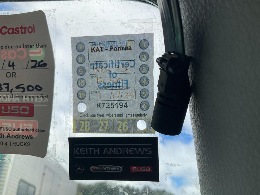 Photo '27' of Mitsubishi Fuso Canter HEV60E2 Box Body