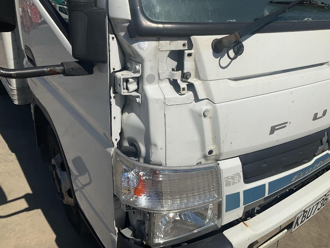 Photo '20' of Mitsubishi Fuso Canter HEV60E2 Box Body