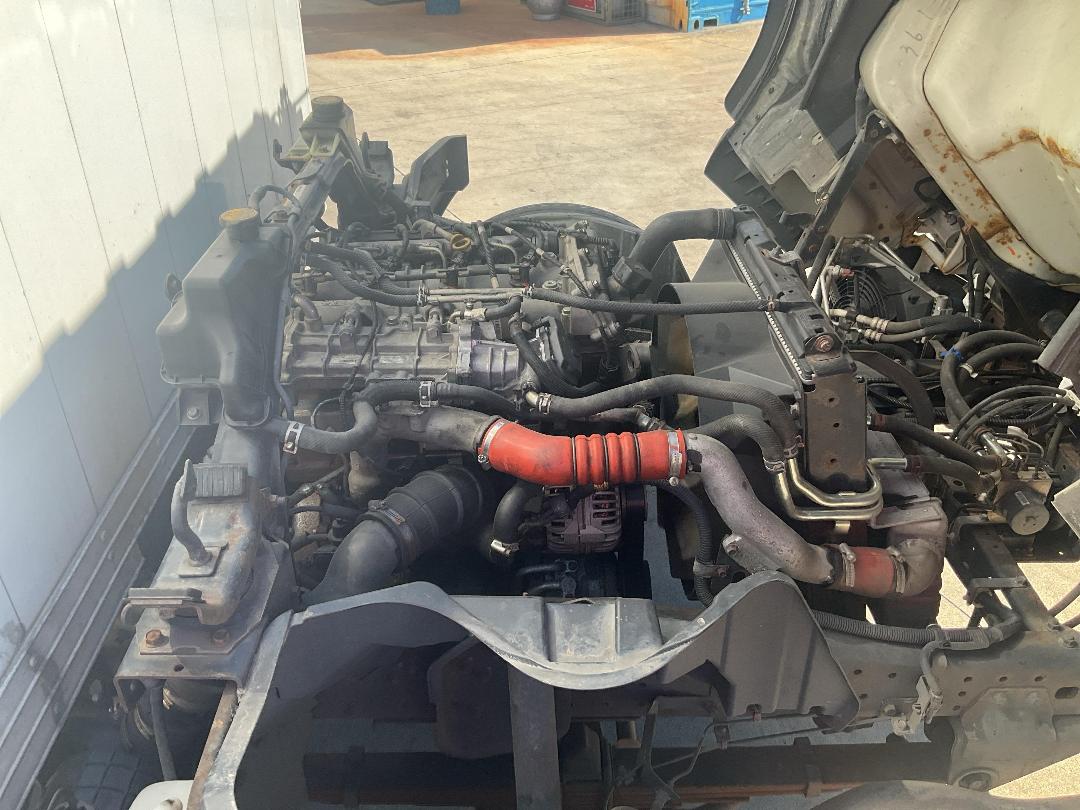 Photo '26' of Mitsubishi Fuso Canter HEV60E2 Box Body