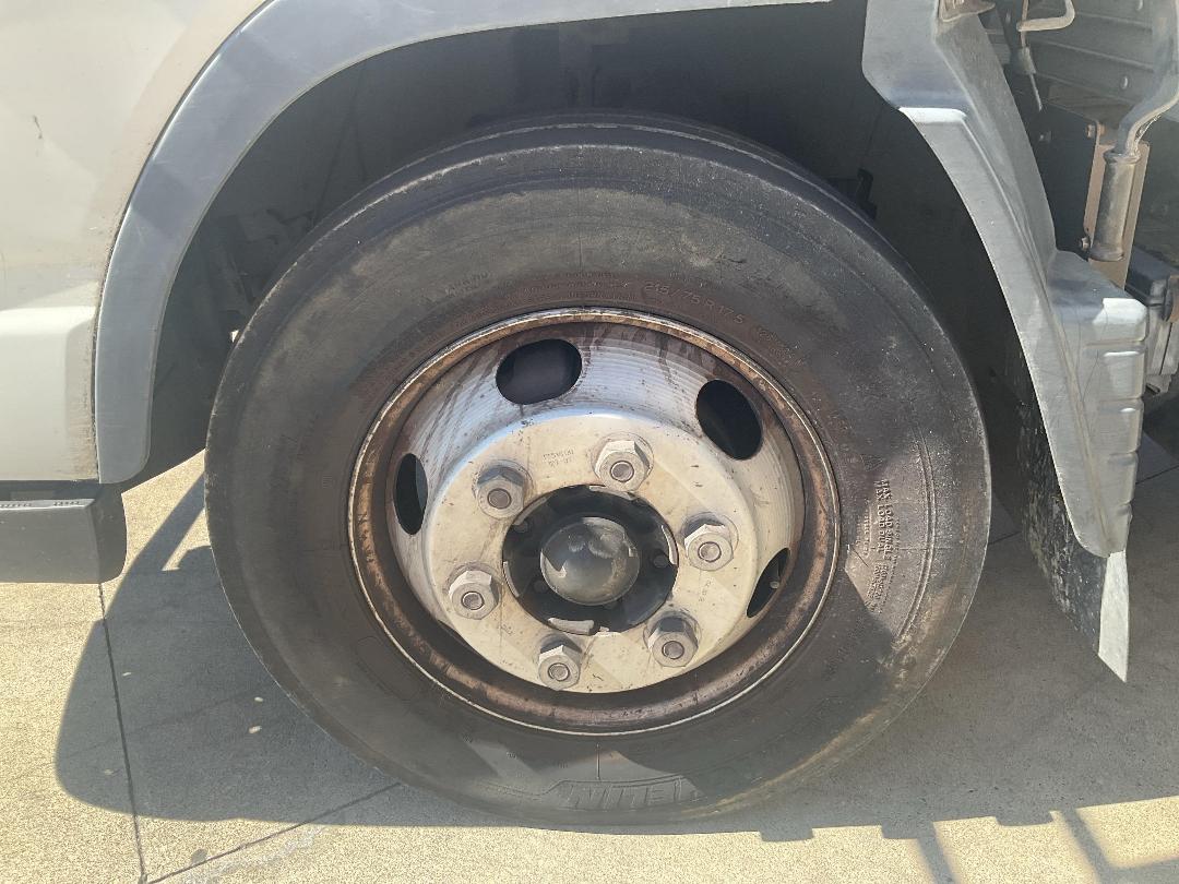 Photo '34' of Mitsubishi Fuso Canter HEV60E2 Box Body