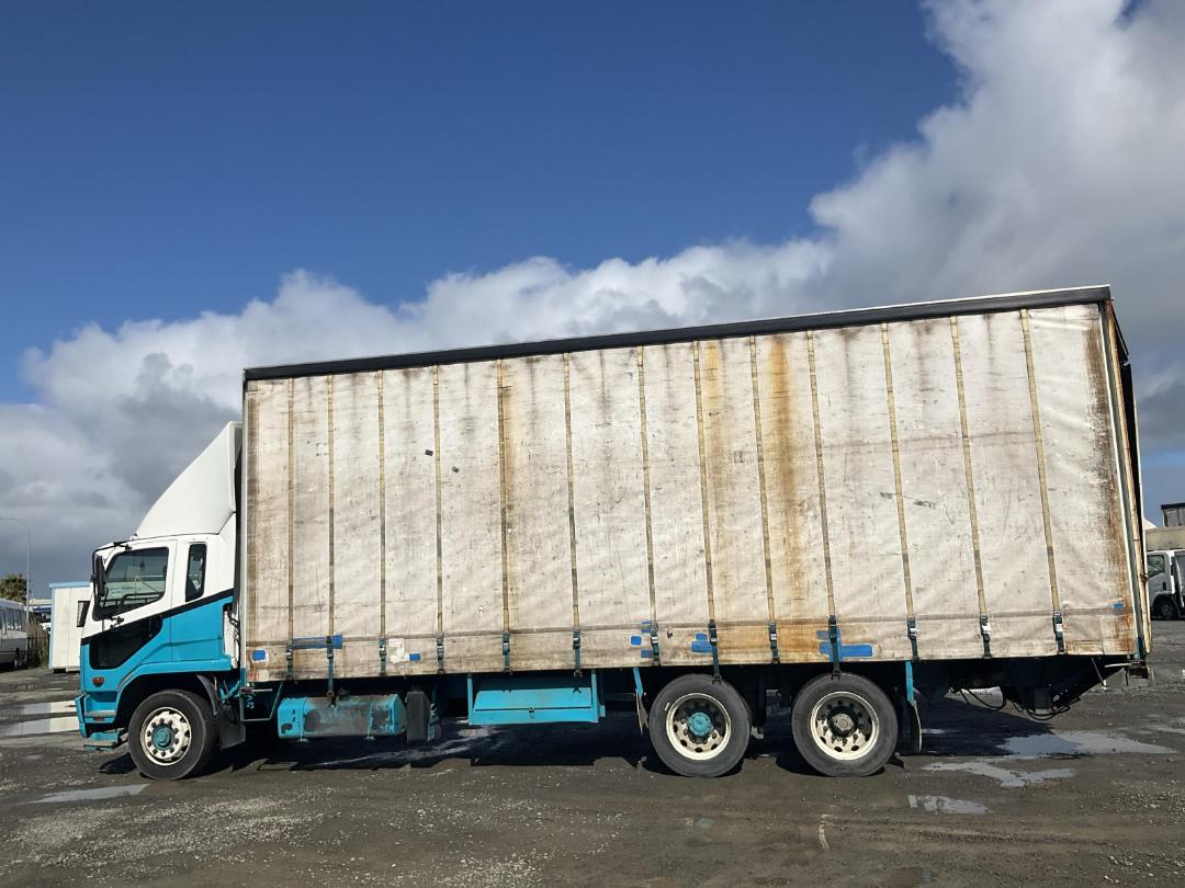 Photo '7' of Mitsubishi Fuso Fighter FM280M1 Curtainsider