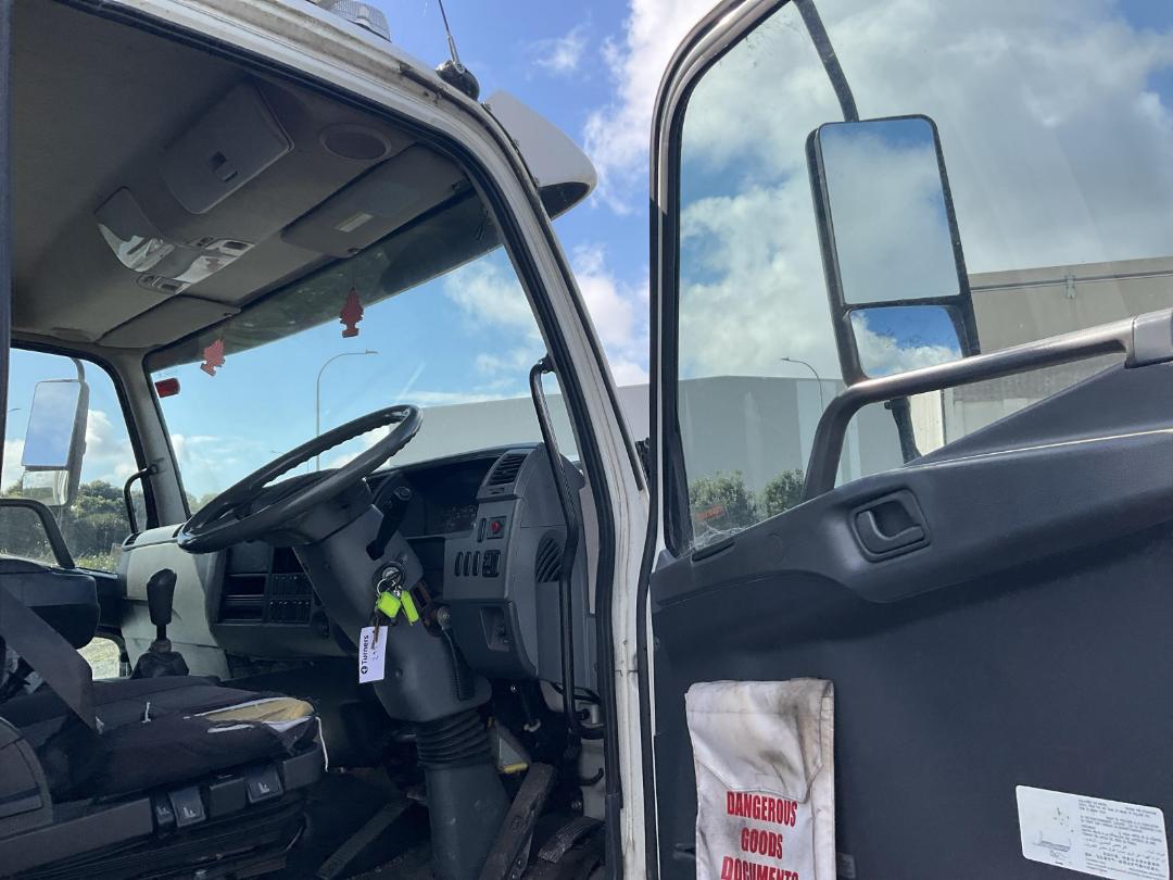 Photo '19' of Mitsubishi Fuso Fighter FM280M1 Curtainsider