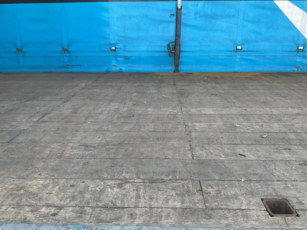 Photo '26' of Mitsubishi Fuso Fighter FM280M1 Curtainsider