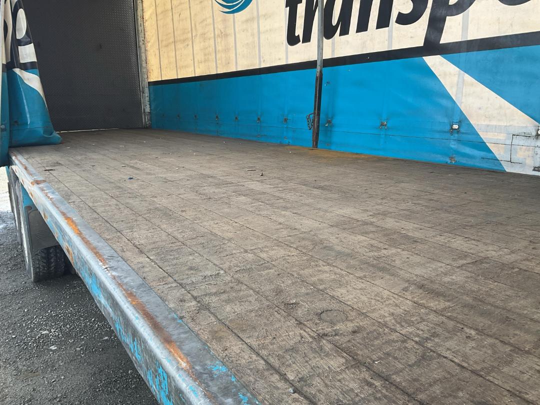 Photo '29' of Mitsubishi Fuso Fighter FM280M1 Curtainsider