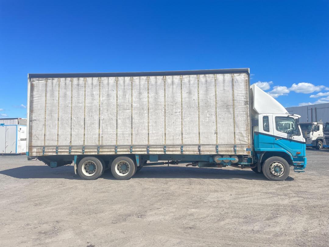 Photo '3' of Mitsubishi Fuso Fighter FU281U1 Curtainsider