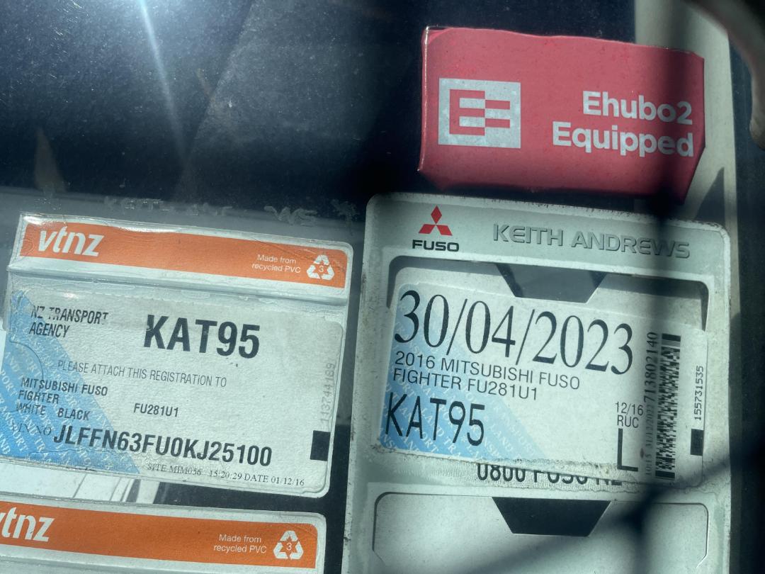 Photo '26' of Mitsubishi Fuso Fighter FU281U1 Curtainsider