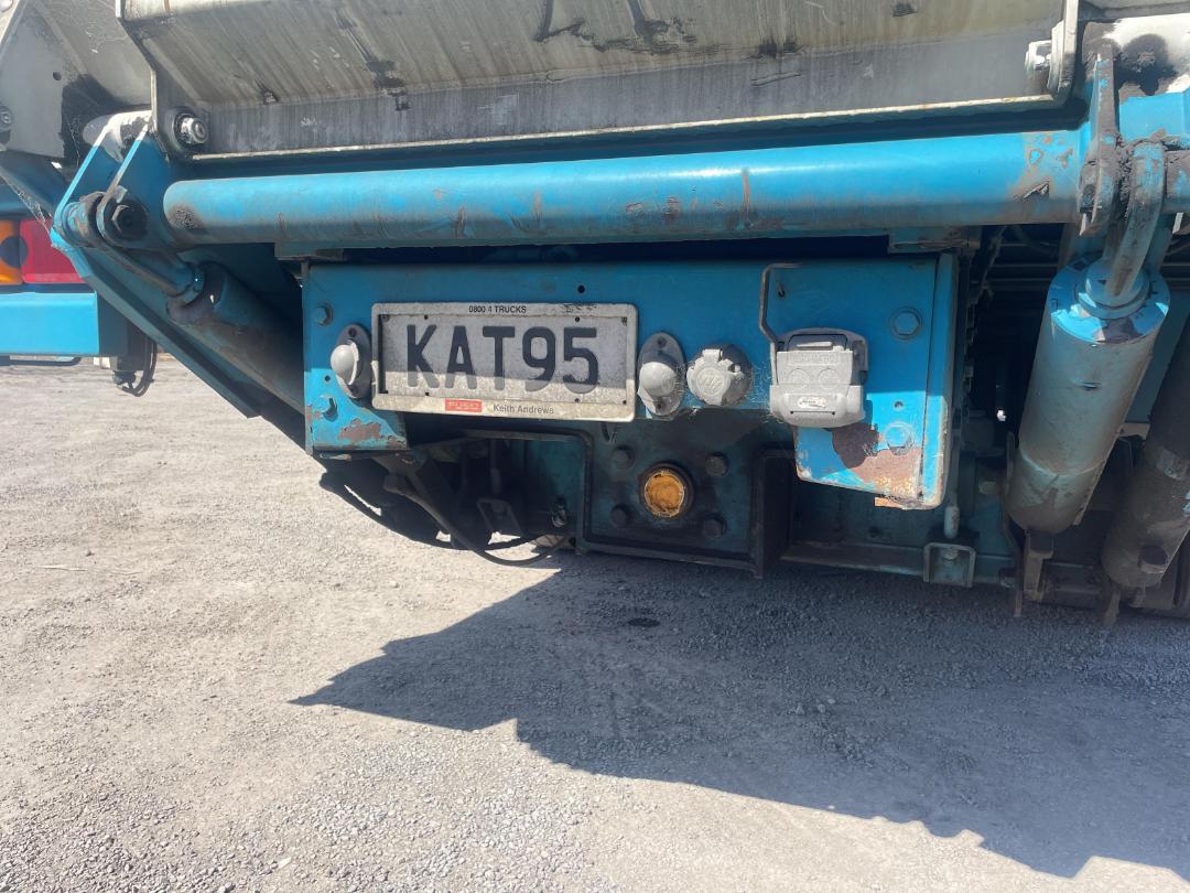 Photo '22' of Mitsubishi Fuso Fighter FU281U1 Curtainsider