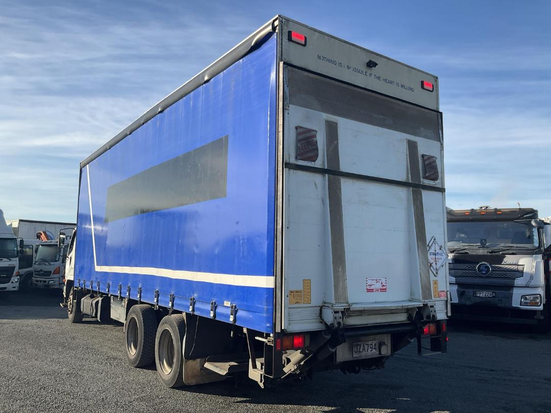 Photo '6' of Mitsubishi Fuso FU281R1 Curtainsider