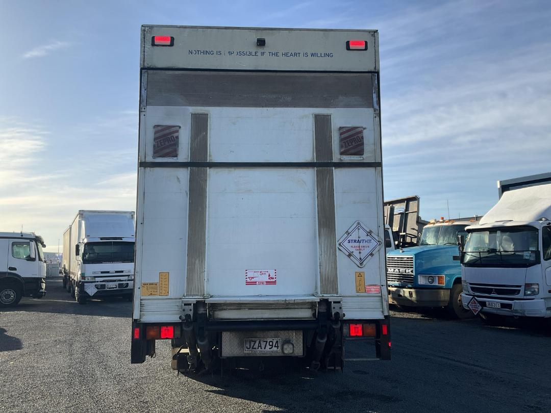Photo '5' of Mitsubishi Fuso FU281R1 Curtainsider