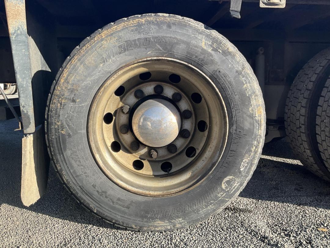 Photo '39' of Mitsubishi Fuso FU281R1 Curtainsider