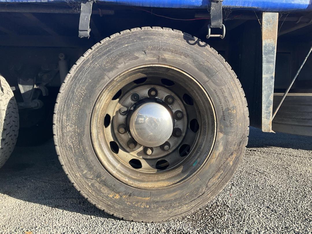 Photo '37' of Mitsubishi Fuso FU281R1 Curtainsider