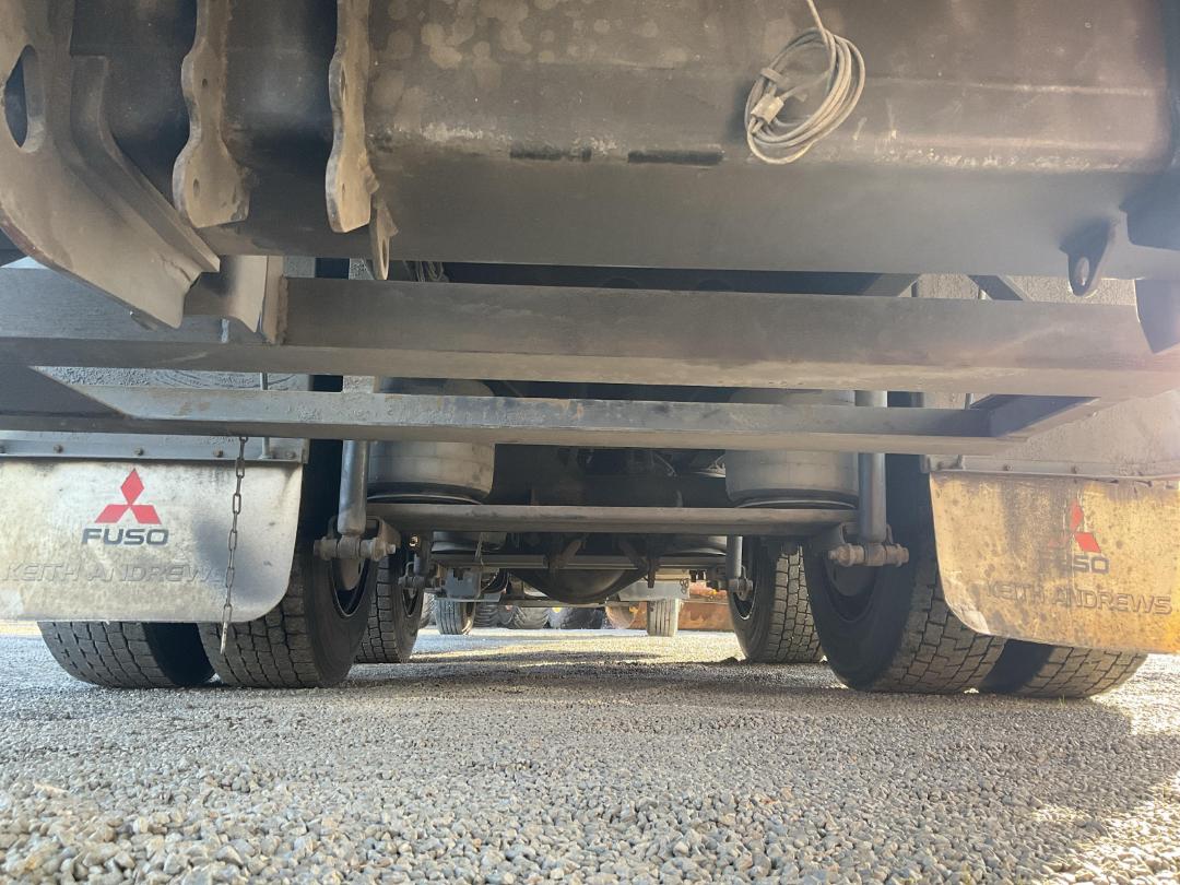 Photo '16' of Mitsubishi Fuso FU281R1 Curtainsider